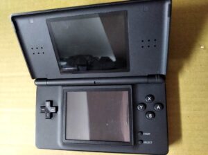 Nintendo ds lite (black) (used) (no stylus) (usb charger)