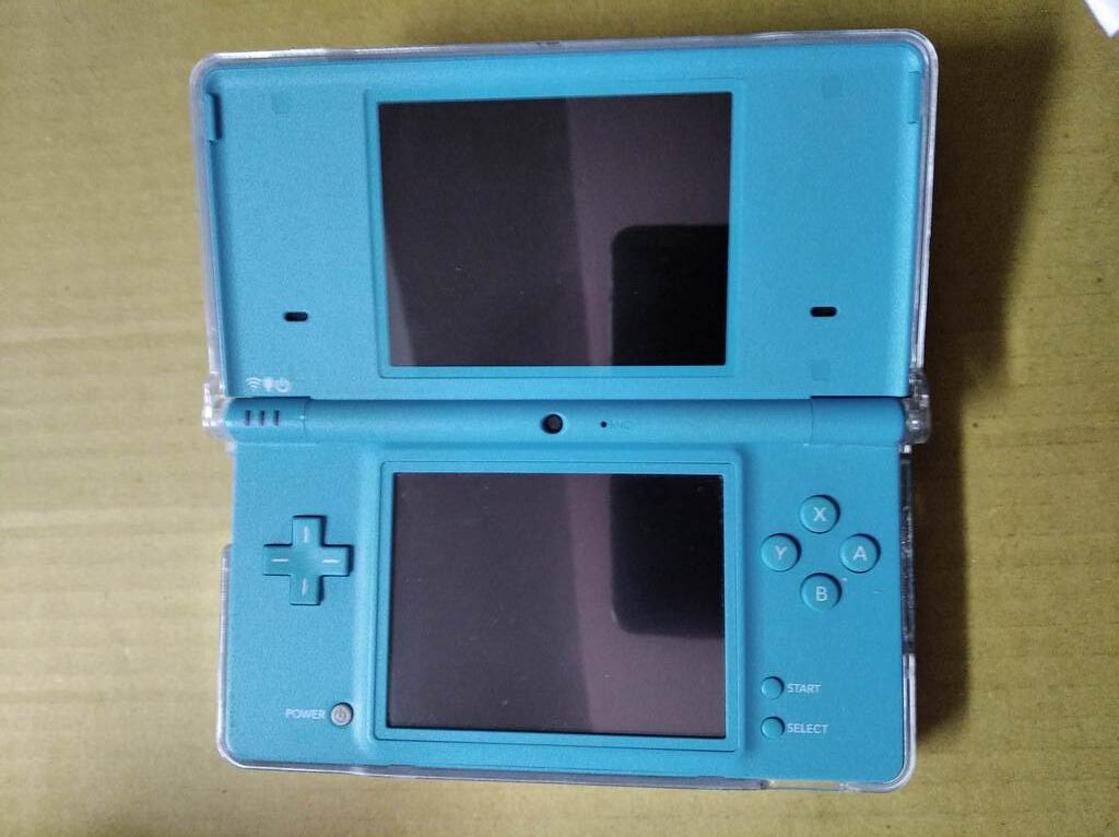 Nintendo Dsi Blue (Used) (With protective shell)